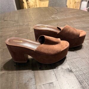 Larroude Miso Platform Mule chocolate BROWN suede W10